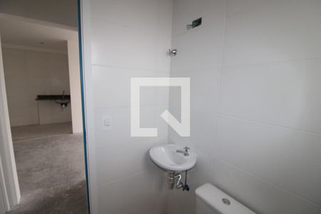 Banheiro de apartamento à venda com 2 quartos, 55m² em Vila Pita, São Paulo