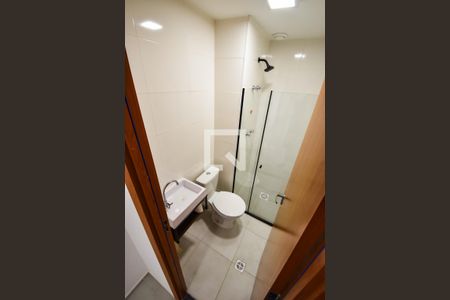 Banheiro de apartamento à venda com 2 quartos, 42m² em Del Castilho, Rio de Janeiro