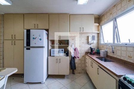 Cozinha de apartamento à venda com 3 quartos, 137m² em Real Parque, São Paulo