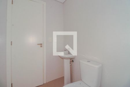 Banheiro de Serviço de apartamento à venda com 3 quartos, 374m² em Três Figueiras, Porto Alegre
