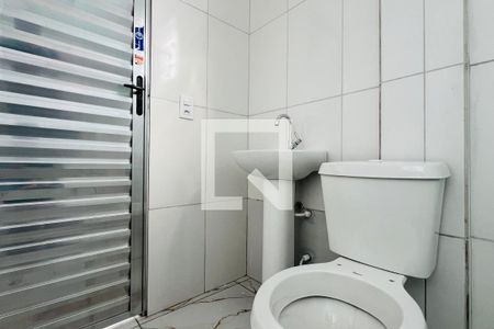 Banheiro de kitnet/studio para alugar com 1 quarto, 38m² em Vila Paraiso, Guarulhos