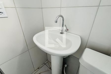 Banheiro de kitnet/studio para alugar com 1 quarto, 38m² em Vila Paraiso, Guarulhos