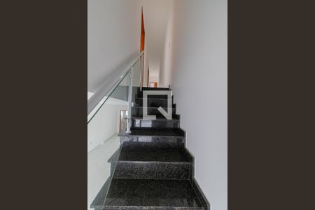 Escada de casa à venda com 3 quartos, 185m² em Vila Sao Geraldo, São Paulo