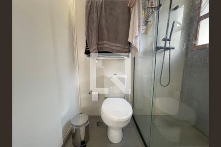 Banheiro de apartamento para alugar com 1 quarto, 38m² em Butantã, São Paulo