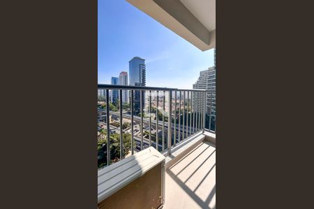 Varanda  de apartamento para alugar com 1 quarto, 24m² em Vila Cordeiro, São Paulo