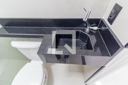 Banheiro de apartamento à venda com 2 quartos, 43m² em Vila Taquari, São Paulo