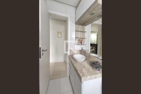 Banheiro de apartamento para alugar com 3 quartos, 58m² em Scharlau, São Leopoldo
