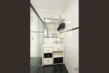 Banheiro de kitnet/studio para alugar com 1 quarto, 45m² em Feitoria, São Leopoldo