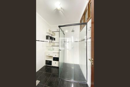 Banheiro de kitnet/studio para alugar com 1 quarto, 45m² em Feitoria, São Leopoldo