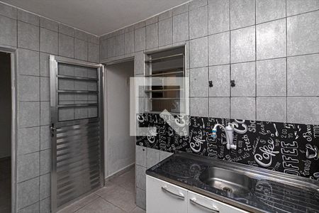 Cozinha de casa para alugar com 1 quarto, 24m² em Vila Merces, São Paulo