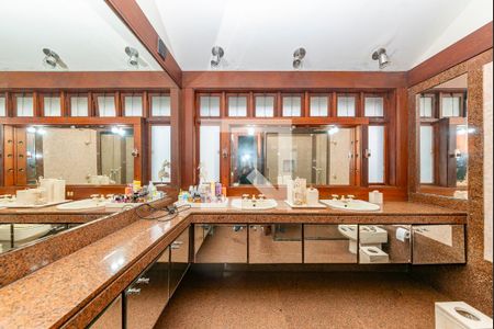 Banheiro Social de casa à venda com 4 quartos, 435m² em Belvedere, Belo Horizonte