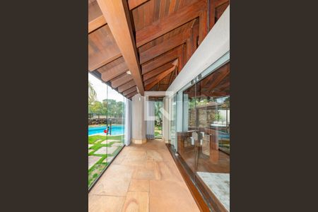 Varanda  de casa à venda com 4 quartos, 435m² em Belvedere, Belo Horizonte