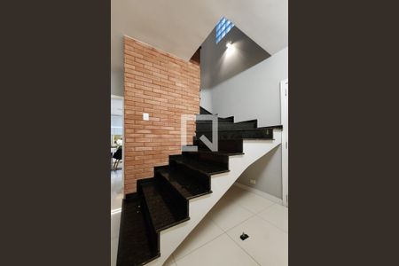 Escada de casa à venda com 3 quartos, 157m² em Jardim Wallace Simonsen, São Bernardo do Campo