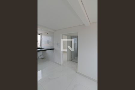 Sala de apartamento à venda com 2 quartos, 100m² em São João Batista, Belo Horizonte