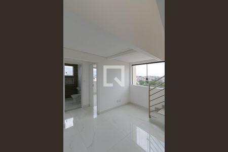 Sala de apartamento à venda com 2 quartos, 100m² em São João Batista, Belo Horizonte