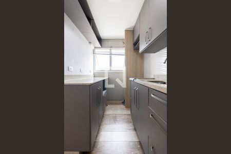 Sala/Cozinha/Área de Serviço  de apartamento para alugar com 2 quartos, 50m² em Vila Salete, São Paulo