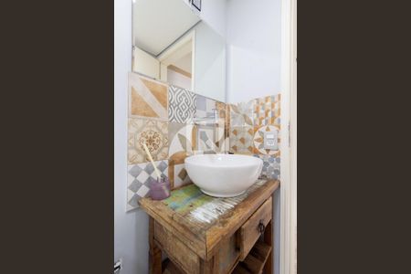Banheiro de apartamento à venda com 2 quartos, 50m² em Vila Salete, São Paulo