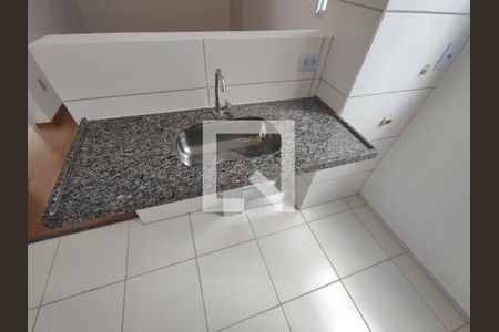 Cozinha de apartamento à venda com 2 quartos, 45m² em Bom Jesus, Contagem