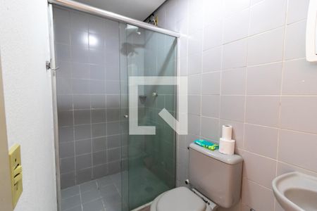 Banheiro de apartamento para alugar com 1 quarto, 40m² em Partenon, Porto Alegre