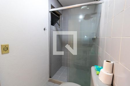 Banheiro de apartamento para alugar com 1 quarto, 40m² em Partenon, Porto Alegre