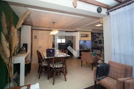 Sala de casa à venda com 3 quartos, 184m² em Teresópolis, Porto Alegre