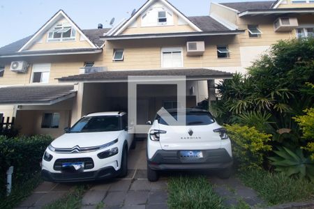 Fachada de casa à venda com 3 quartos, 184m² em Teresópolis, Porto Alegre
