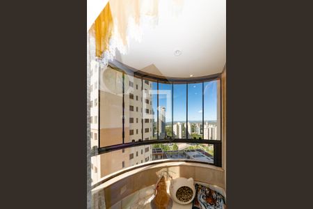 Varanda da Suíte 4 de apartamento à venda com 4 quartos, 486m² em Vila da Serra, Nova Lima