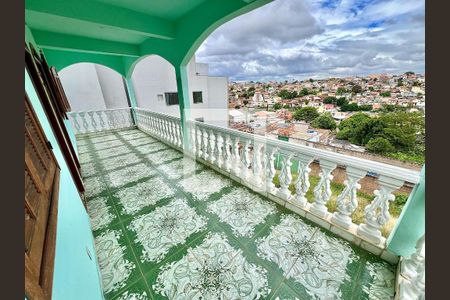 Varanda quarto 3 de casa à venda com 5 quartos, 161m² em Céu Azul, Belo Horizonte
