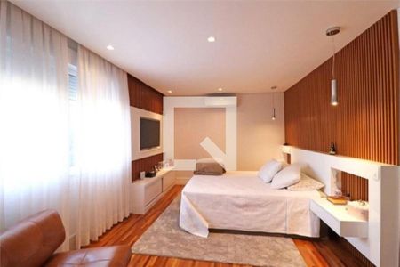 Foto 18 de casa à venda com 3 quartos, 358m² em Alto de Pinheiros, São Paulo
