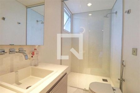 Foto 02 de casa à venda com 3 quartos, 358m² em Alto de Pinheiros, São Paulo