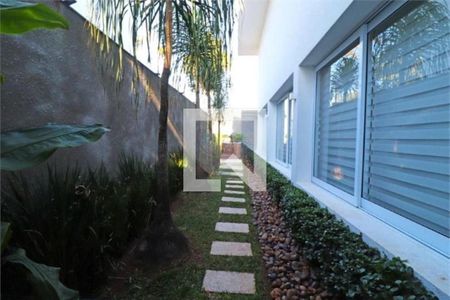 Foto 14 de casa à venda com 3 quartos, 358m² em Alto de Pinheiros, São Paulo