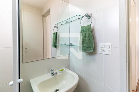 Banheiro Social de apartamento para alugar com 2 quartos, 56m² em Vila Nair, São Paulo