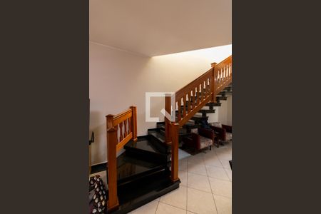 Escadas para os Quartos de casa à venda com 2 quartos, 165m² em Penha de França, São Paulo