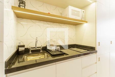 Cozinha de kitnet/studio para alugar com 1 quarto, 28m² em Indianópolis, São Paulo