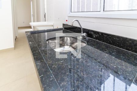 Cozinha de apartamento à venda com 2 quartos, 43m² em Vila Anastácio, São Paulo