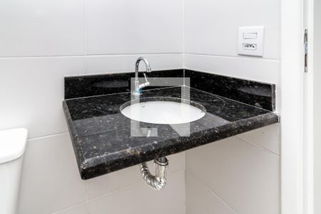 Banheiro de apartamento à venda com 2 quartos, 40m² em Vila Anastácio, São Paulo