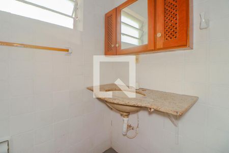 Banheiro de apartamento à venda com 1 quarto, 51m² em Jardim Dona Leopoldina, Porto Alegre