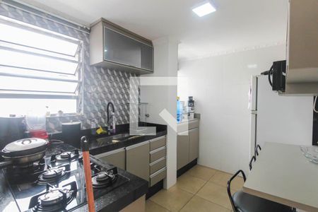 Cozinha de apartamento à venda com 2 quartos, 45m² em Conjunto Habitacional Teotonio Vilela, São Paulo