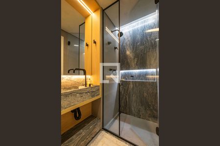Banheiro de kitnet/studio para alugar com 1 quarto, 30m² em Jardins, São Paulo