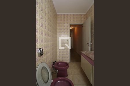 Banheiro de casa para alugar com 4 quartos, 297m² em Sumaré, São Paulo