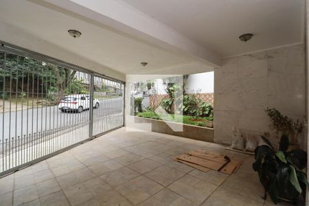 Garagem de casa para alugar com 4 quartos, 297m² em Sumaré, São Paulo