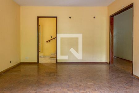 Casa à venda com 6 quartos, 300m² em Jardim Sao Bento, São Paulo