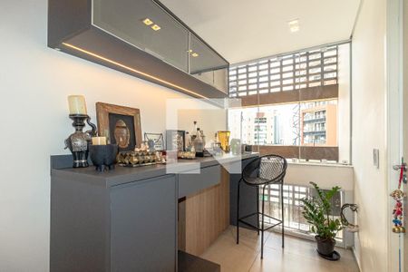 Sala de apartamento à venda com 2 quartos, 51m² em Vila Nova Conceição, São Paulo