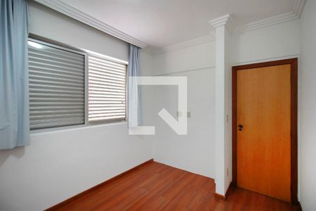 Quarto  de apartamento para alugar com 3 quartos, 99m² em Buritis, Belo Horizonte