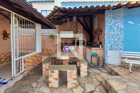 Quintal de casa à venda com 3 quartos, 310m² em Piratininga, Niterói