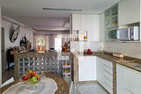 Cozinha de casa à venda com 3 quartos, 310m² em Piratininga, Niterói