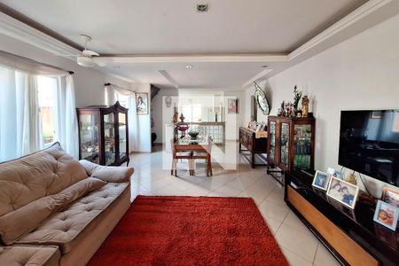 Sala de casa à venda com 3 quartos, 310m² em Piratininga, Niterói