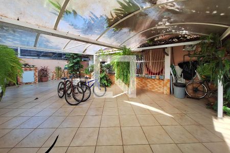 Quintal de casa à venda com 3 quartos, 310m² em Piratininga, Niterói