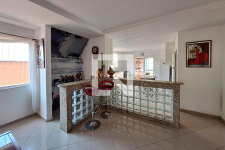 Sala de casa à venda com 3 quartos, 310m² em Piratininga, Niterói