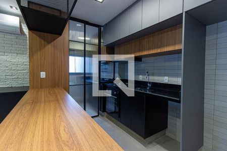 Cozinha de apartamento à venda com 2 quartos, 73m² em Itaim Bibi, São Paulo